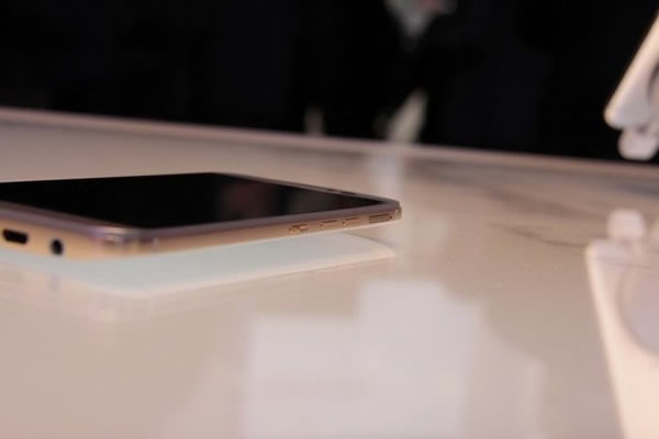 HTC presenta HTC One M9 l' erede dell' M8
