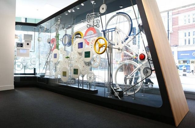 Google apre il suo primo negozio reale a Londra.